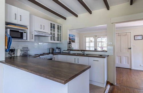 Cudmirrah Maison | Tree Tops - Just metres from beautiful Swan Lake