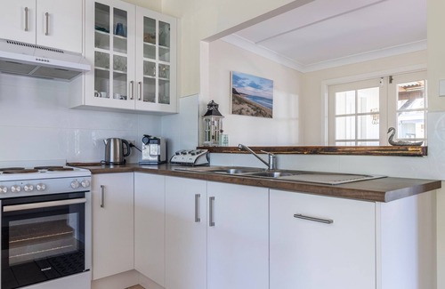 Cudmirrah Maison | Tree Tops - Just metres from beautiful Swan Lake