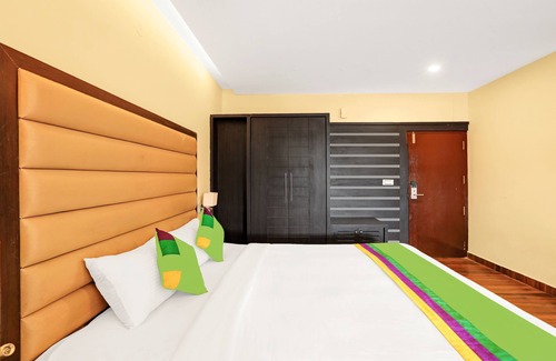 Stuart Hill Maison | Treebo Doha King