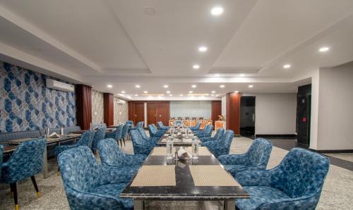 Sector 70 Hôtel | Treebo La Mirage Suite