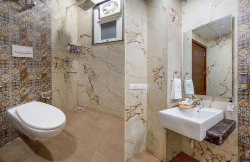 Sector 70 Hôtel | Treebo La Mirage Suite