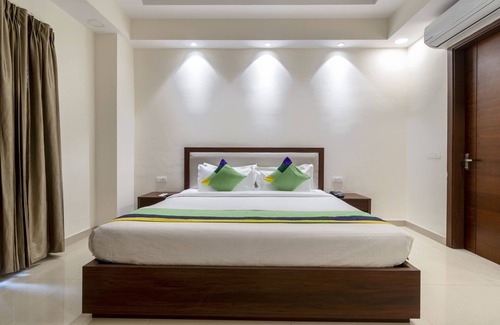 Sector 70 Hôtel | Treebo La Mirage Suite