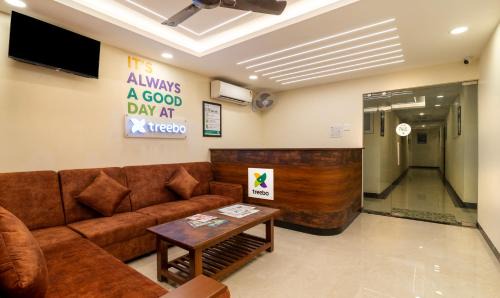 Porur Hôtel | Treebo Rakshitha, Porur