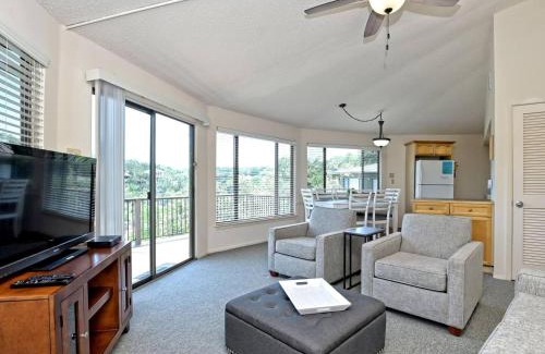 Lakeway Maison | Treehouse Bungalow With Community Poolhot Tub 16