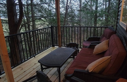 Winona County Cabine | Treehouse Cabin in the Bluff Woodlands North