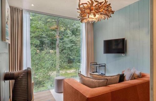 Maubray Maison | Treehouse near Tournai with Sauna Retreat