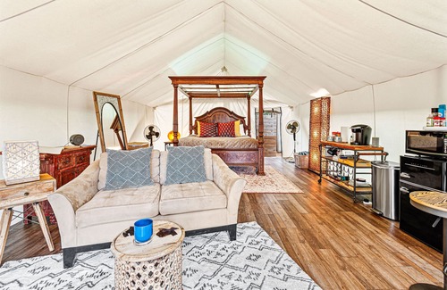 Pedernales Bend Cabine | Tente Riverfront Glamping «Safari pour l'âme»