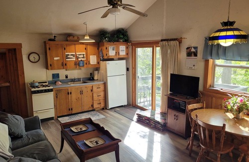 Franklin Cottage | Chalet rustique dans un endroit privé - Animaux acceptés!