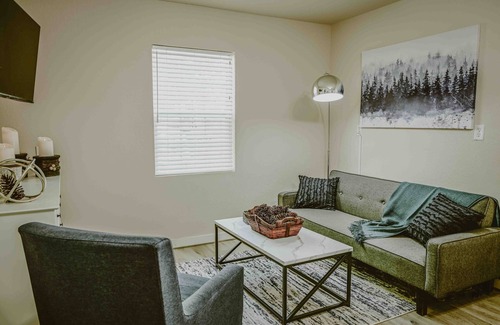Grand Saline Maison | Trees and Trades - minutes from Canton Trade Days!