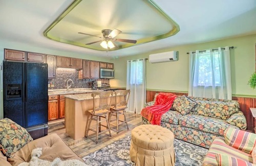Brockton Appartement | TreeTop Loft Apartment with River & Mountain on 10-Acres