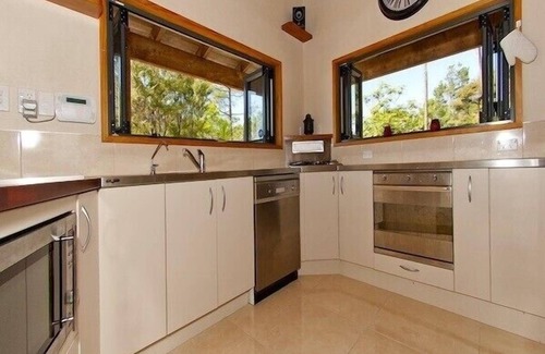 Tairua Cottage | Treetop Oasis - Maison de vacances Tairua Executive