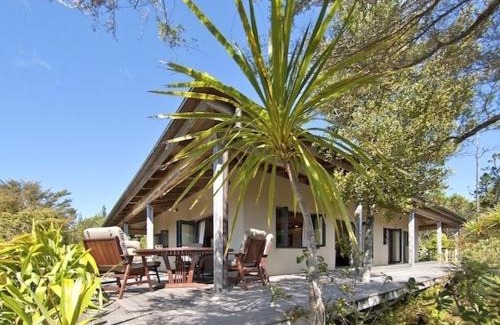 Tairua Maison | Treetop Oasis - Tairua Executive Holiday Home