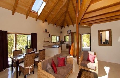 Tairua Maison | Treetop Oasis - Tairua Executive Holiday Home