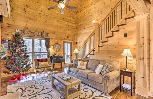 Mentone Maison | TreeTop Retreat Mentone Escape with Hot Tub