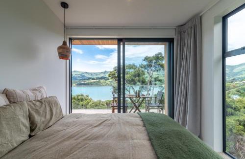 Akaroa Maison | Treetop Retreat - Takamatua Holiday Home