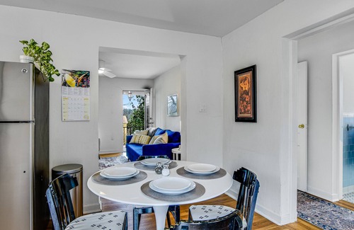 Cherrywood Maison | Treetop views in 2-bedroom historic duplex