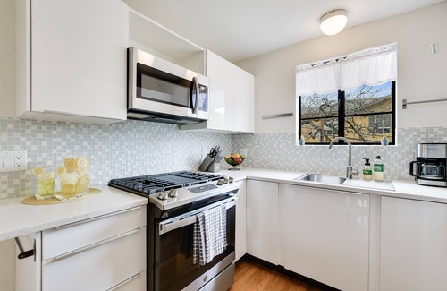 Cherrywood Maison | Treetop views in 2-bedroom historic duplex