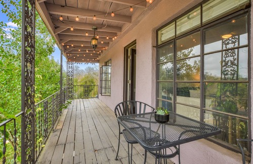 Cherrywood Maison | Treetop views in 2-bedroom historic duplex