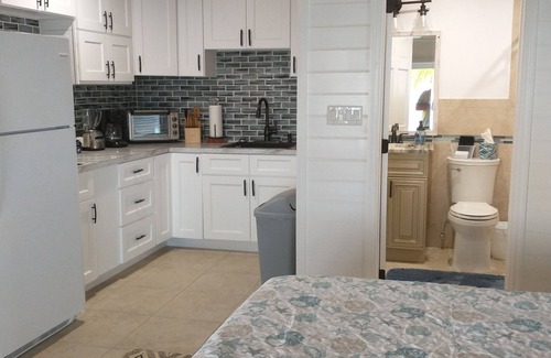 South Palmetto Point Station Balnéaire | Trela Sands #3 in Eleuthera Bahamas 1 Bedroom studio right on the beach
