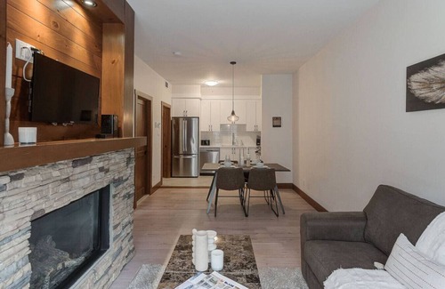 Versant Soleil Appartement | Tremblant Alpine Haven | Ski-In/Out | Pool & Spa