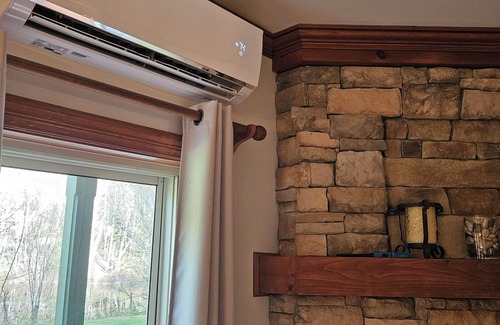 Mont-Tremblant Chalet De Ski | Tremblant Haven RENOVEE 2 bdr ski-in / ski-out sur la station