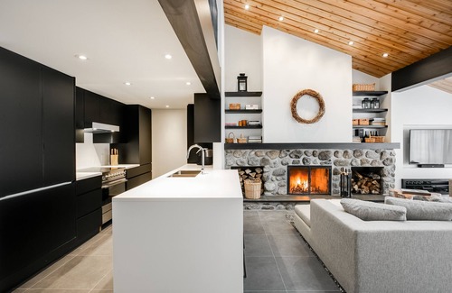 Mont-Tremblant Maison | TREMBLANT SKI IN/OUT LUXURIOUS NANSENHUS TOWNHOUSE