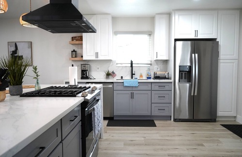 Bay Terraces Maison | Tremendous 4-bedroom house in San Diego with AC, Wi-Fi, Ideal for Long Stays