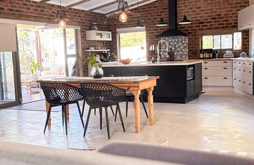 Still Bay Maison | Tremendous family-pet friendly, Stilbaai home