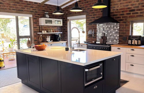 Still Bay Maison | Tremendous family-pet friendly, Stilbaai home