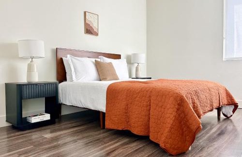 Wilshire Montana Appartement | Trendy 2BD 2BTH Apt steps from Downtown Santa Monica!