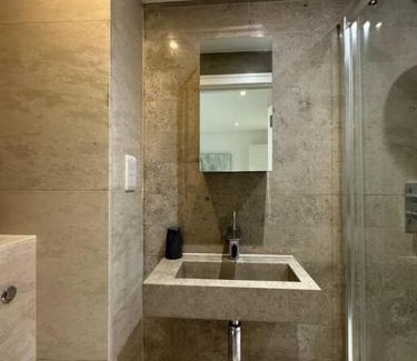 London Borough of Croydon Appartement | Trendy 2BR 2BA Flat in Crystal Palace