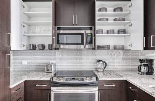 Woodmont Triangle Appartement | Trendy Bethesda 1BR w/ W/D, Gym & Roof, nr dining, by Blueground