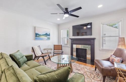 Turner Park Maison | Trendy in Tulsa - King Bed Expo, TU, Downtown