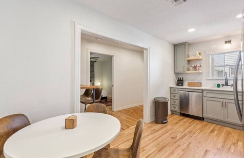 Turner Park Maison | Trendy In Tulsa|KS Bed|Near Expo/Downtown/TU