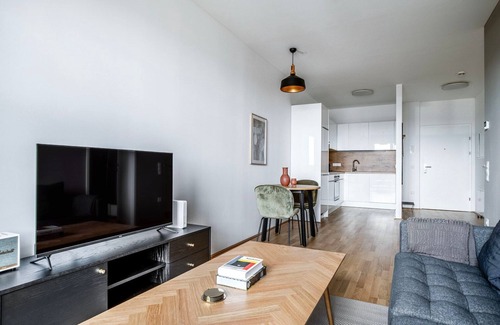 Erdberg Appartement | Trendy Landstraße 1BR w/ Gym & Pool, nr Restaurants, by Blueground
