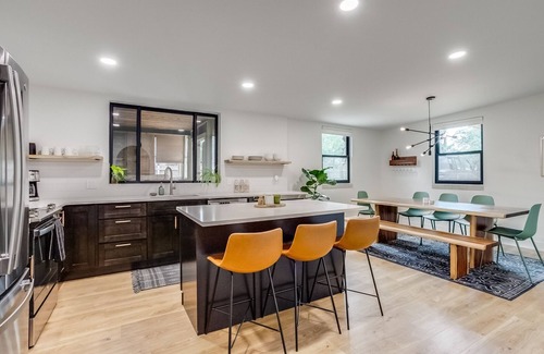 Kipling Maison | Trendy Mid-Mod House 15 min to Denver and 10 min to Golden w/ Fire Pit