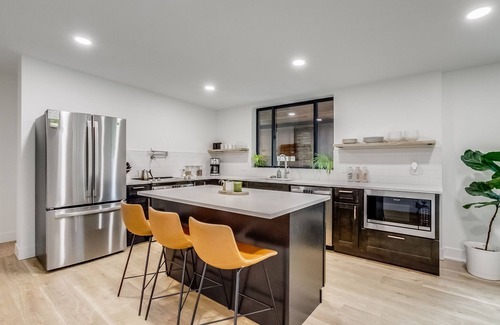 Kipling Maison | Trendy Mid-Mod House 15 min to Denver and 10 min to Golden w/ Fire Pit