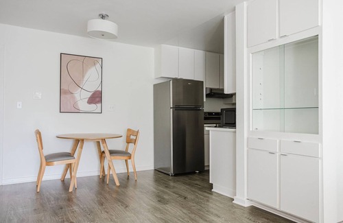 Miracle Mile Appartement | Trendy Mid-Wilshire 1BR w/ Pool & W/D, nr Shopping, by Blueground