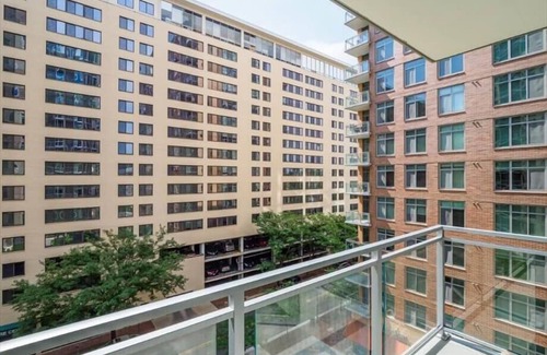 Woodmont Triangle Appartement | Élégant | Appartement 2 chambres | Bethesda MD | avec balcon | par GLS