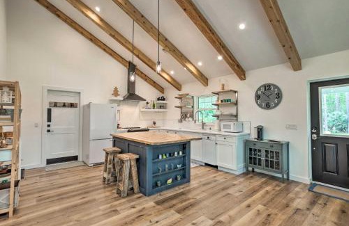 Palm City Maison | Trendy Palm City Cottage with Porch on 5 Acres!