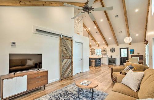 Palm City Maison | Trendy Palm City Cottage with Porch on 5 Acres!