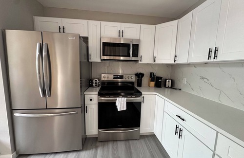 Albany Appartement | Trendy Parkside 2-bedroom with Private Entrance