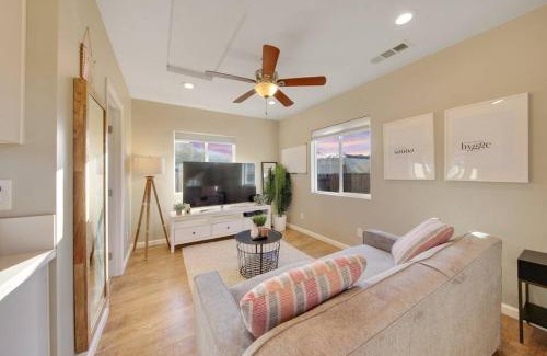 Stockton Maison | Trendy San Diego Home with Outdoor Space