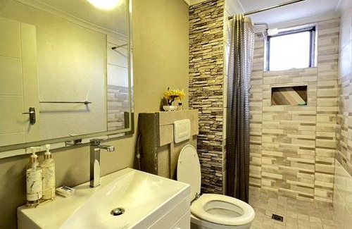 Cape Town Maison | Trendy spacious house with continuous wifi even during load shedding within Century City area