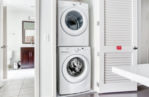 Uptown Appartement | Trendy Upper Downtown 1BR w/ Gym & Pool near 16th St Mall, by Blueground