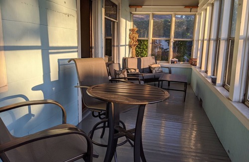 Whittier Appartement | Trendy Uptown Apartment, steps away from many culinary and entertainment options