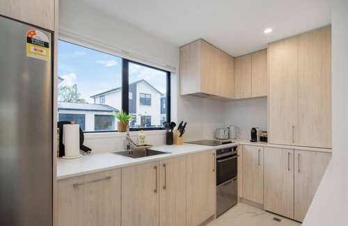 Trentham Maison | Trentham Jewel: Stylish 2-BR Retreat