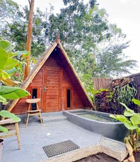 Toya Bungkah Maison | Triangle House and hot spring
