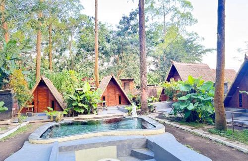 Toya Bungkah Maison | Triangle House and hot spring
