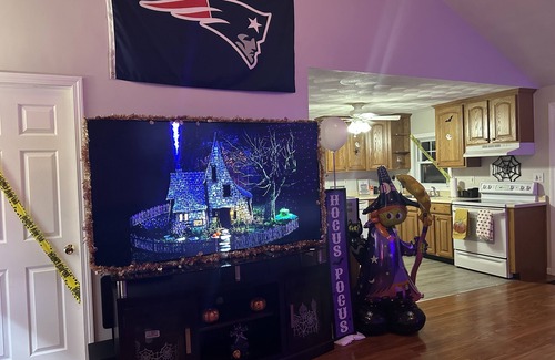 Salem Maison | Trick or Treat Guest Suite